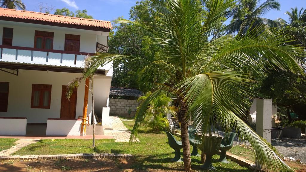 Hotel Flamingo Anuradhapura Dış mekan fotoğraf
