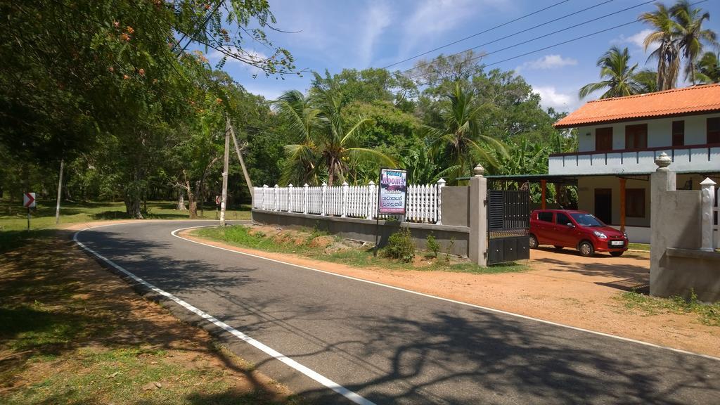 Hotel Flamingo Anuradhapura Dış mekan fotoğraf