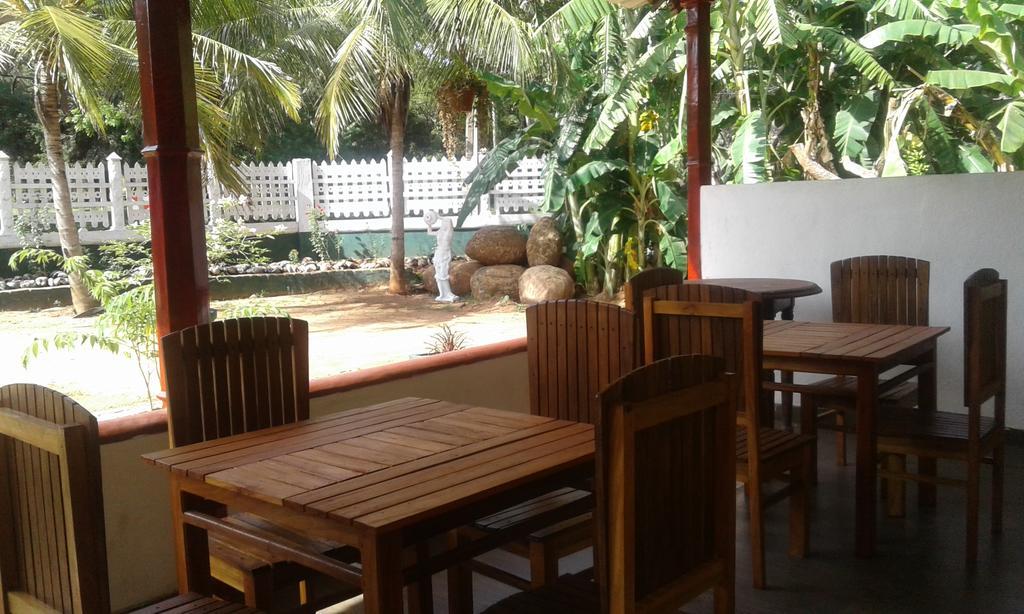Hotel Flamingo Anuradhapura Dış mekan fotoğraf