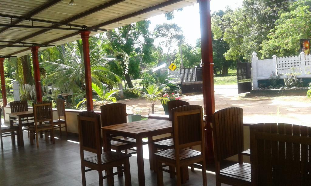 Hotel Flamingo Anuradhapura Dış mekan fotoğraf
