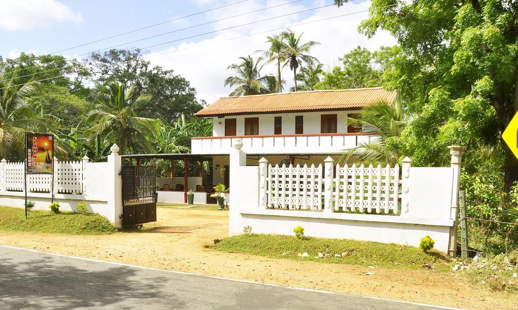Hotel Flamingo Anuradhapura Dış mekan fotoğraf
