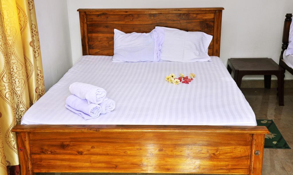 Hotel Flamingo Anuradhapura Dış mekan fotoğraf